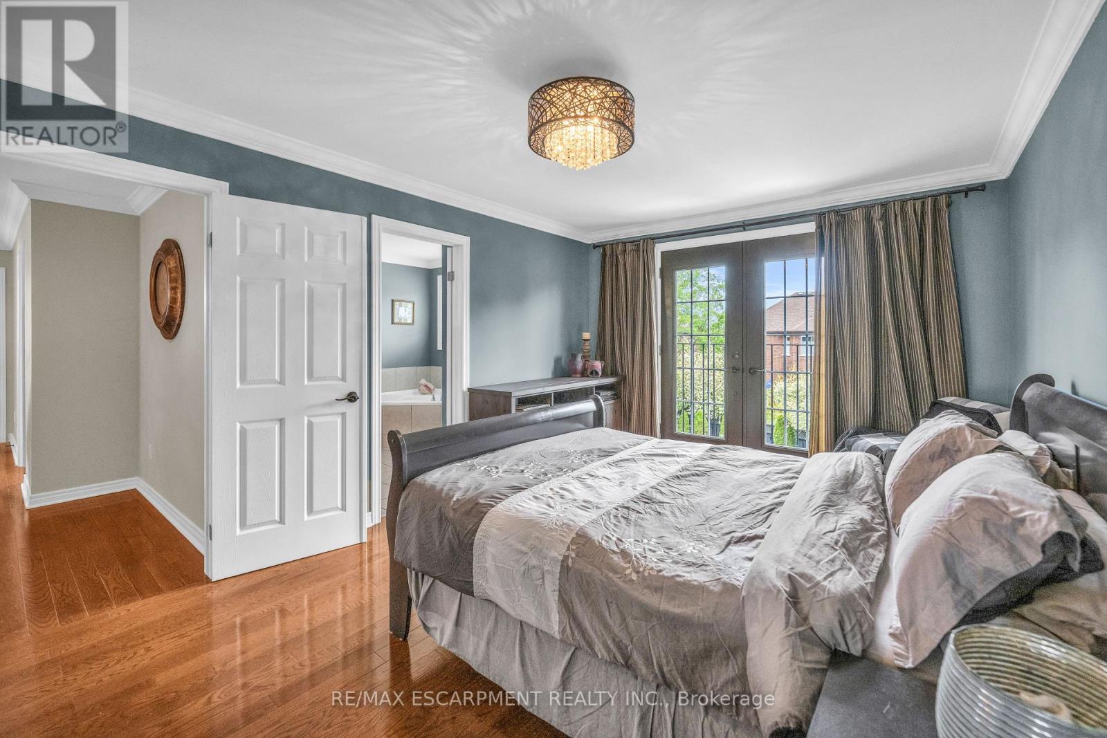 Photo 31 of 38 Sunbeam Drive, Hamilton ON
