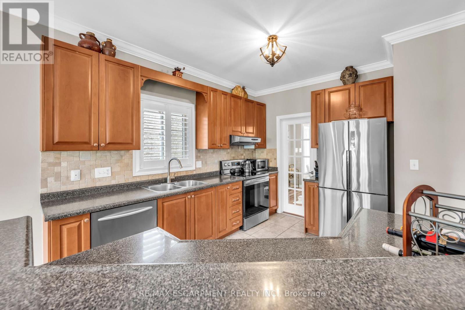 Photo 9 of 38 Sunbeam Drive, Hamilton ON