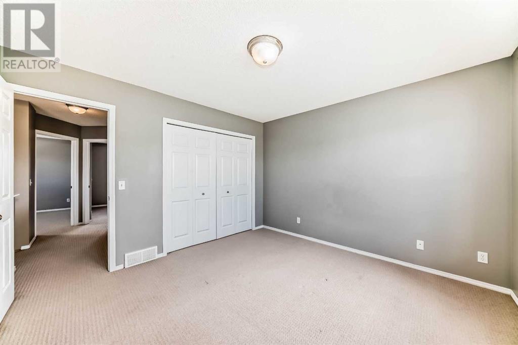 Single Family House for Sale in  Everridge Drive SW Evergreen Calgary 