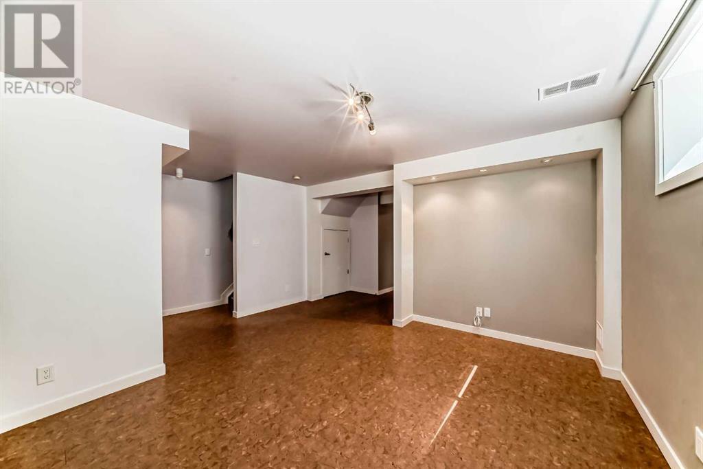 Single Family House for Sale in  Everridge Drive SW Evergreen Calgary 