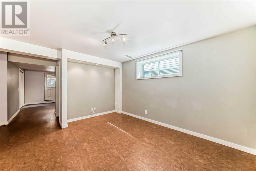 Single Family House for Sale in  Everridge Drive SW Evergreen Calgary 