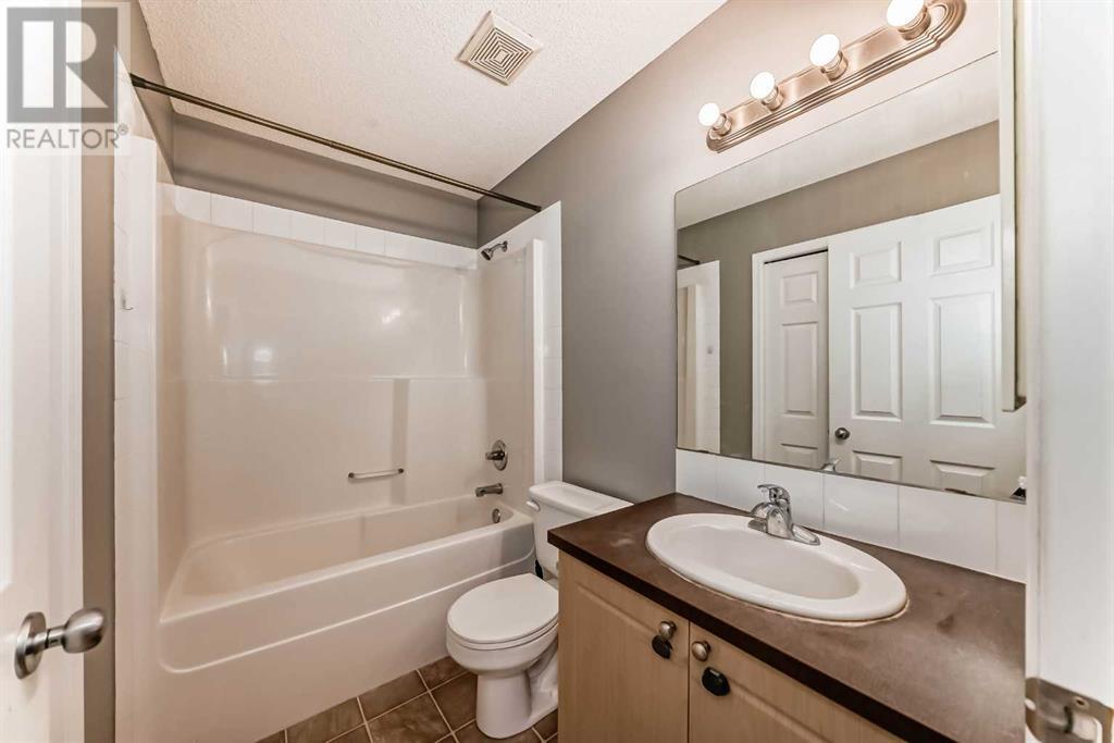 Single Family House for Sale in  Everridge Drive SW Evergreen Calgary 