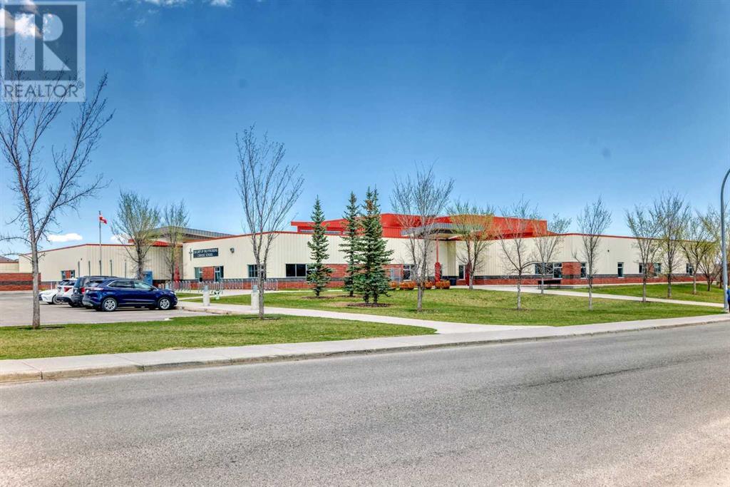 Single Family House for Sale in  Everridge Drive SW Evergreen Calgary 