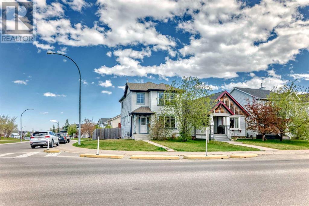 Single Family House for Sale in  Everridge Drive SW Evergreen Calgary 