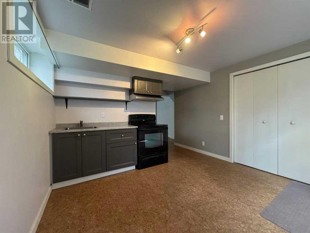 Single Family House for Sale in  Everridge Drive SW Evergreen Calgary 