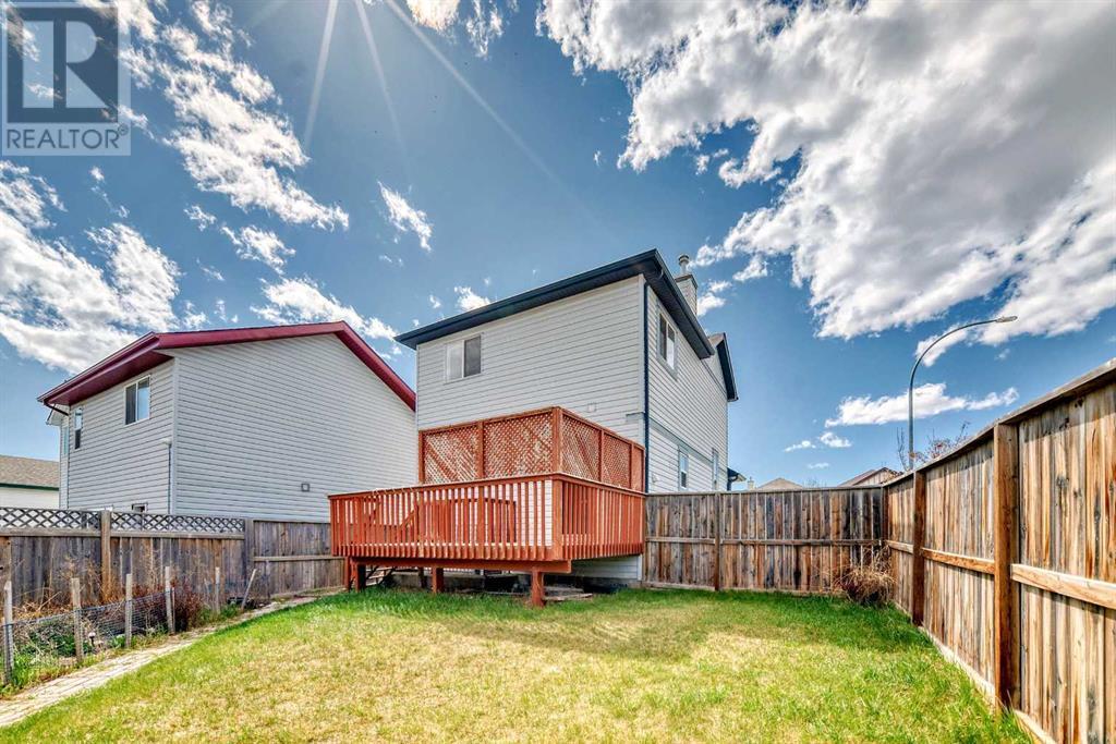 Single Family House for Sale in  Everridge Drive SW Evergreen Calgary 