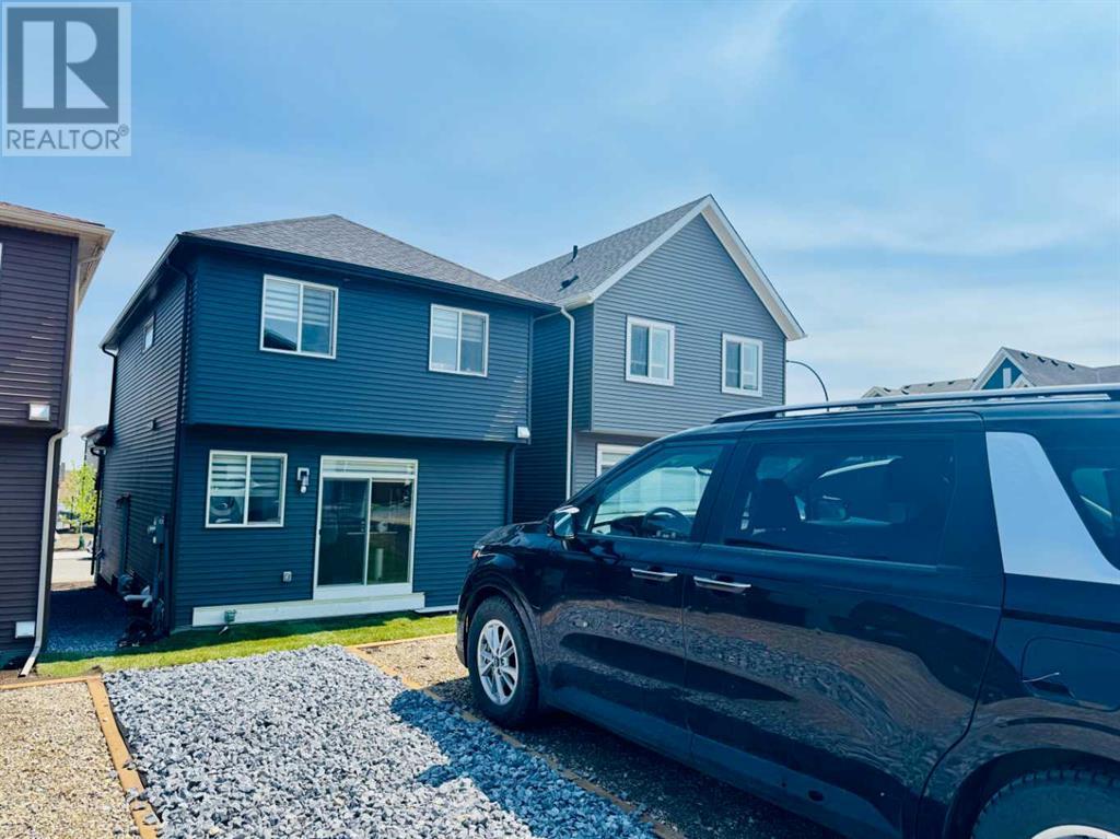 Single Family House for Sale in  Edith Road NW Glacier Ridge Calgary 