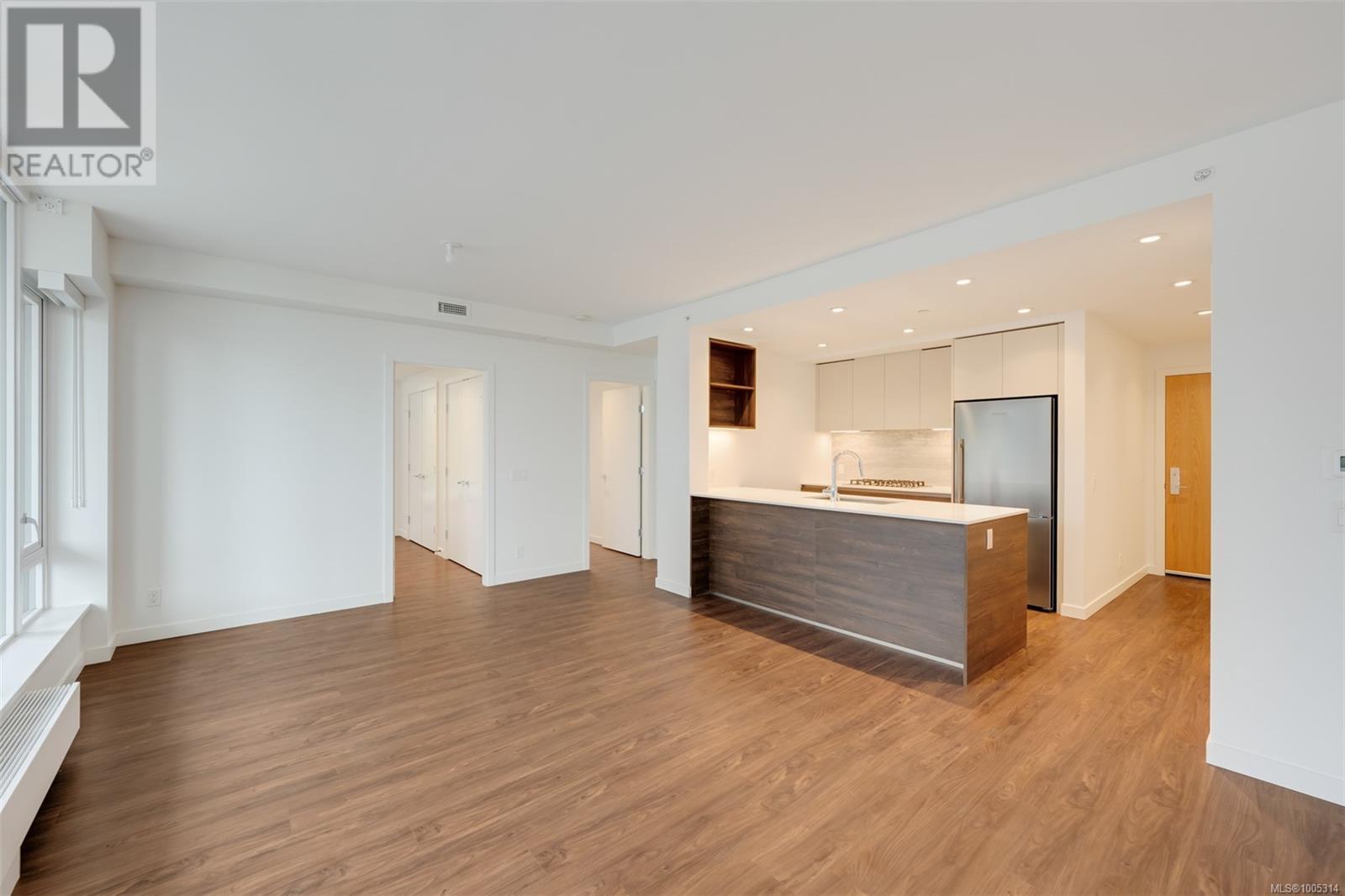 Photo 20 of 202 363 Tyee Rd, Victoria BC