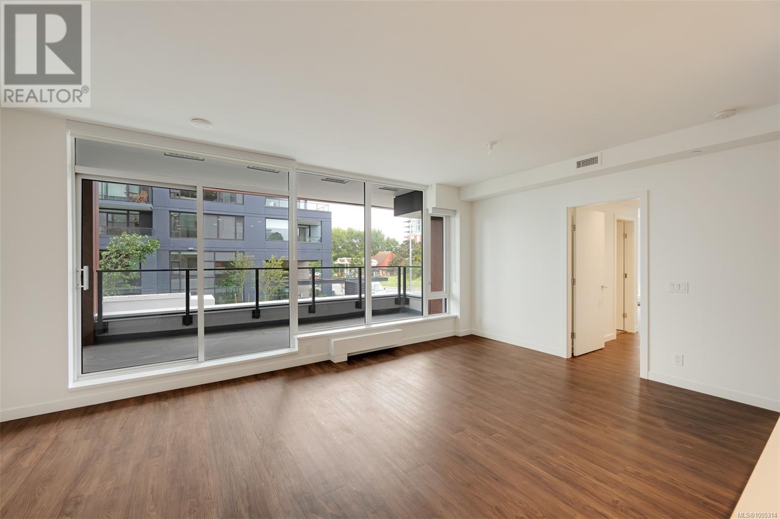 Photo 13 of 202 363 Tyee Rd, Victoria BC