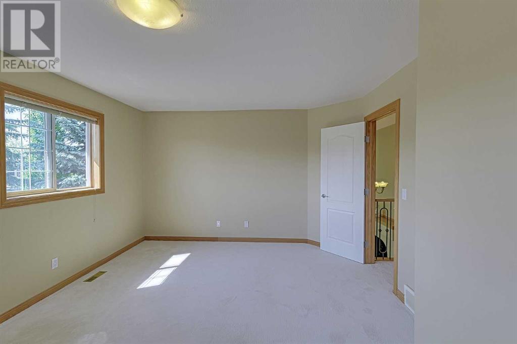 Single Family House for Sale in  Royal Highland Court NW Royal Oak Calgary 