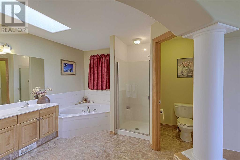 Single Family House for Sale in  Royal Highland Court NW Royal Oak Calgary 