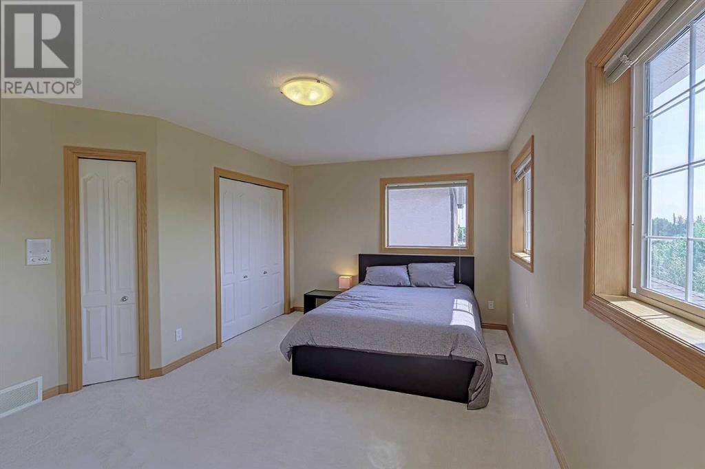 Single Family House for Sale in  Royal Highland Court NW Royal Oak Calgary 
