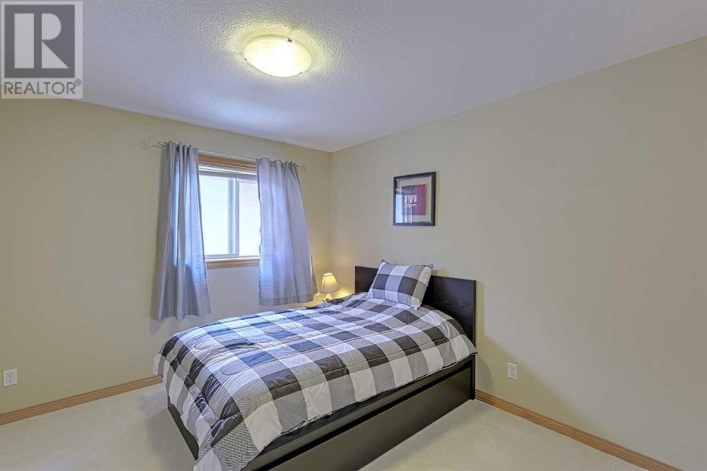 Single Family House for Sale in  Royal Highland Court NW Royal Oak Calgary 