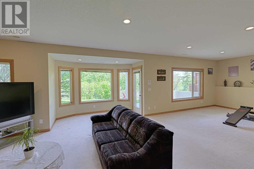 Single Family House for Sale in  Royal Highland Court NW Royal Oak Calgary 