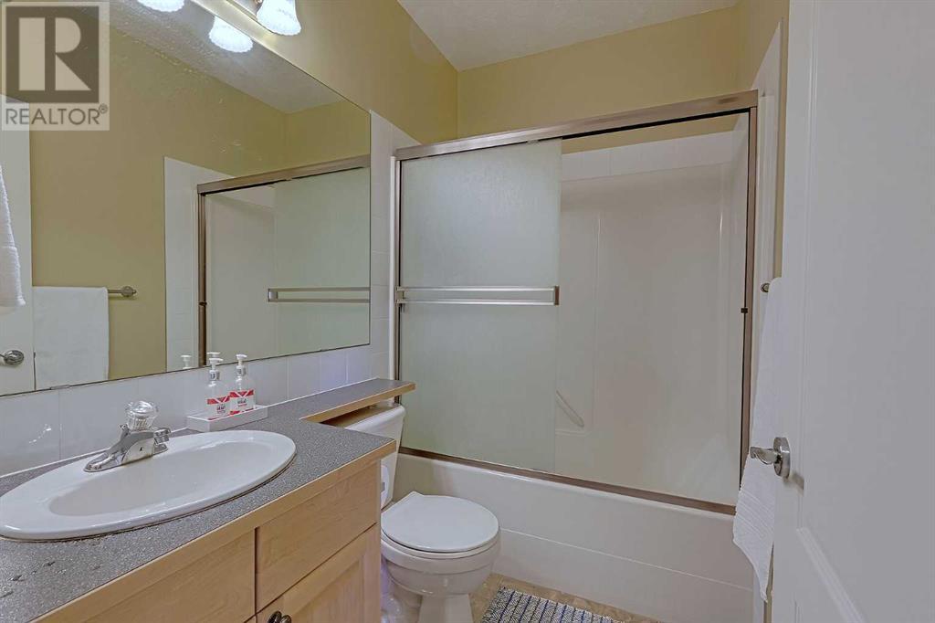 Single Family House for Sale in  Royal Highland Court NW Royal Oak Calgary 