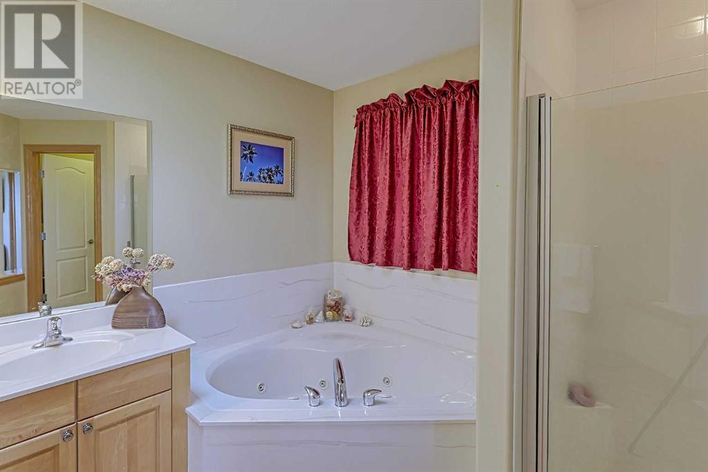 Single Family House for Sale in  Royal Highland Court NW Royal Oak Calgary 