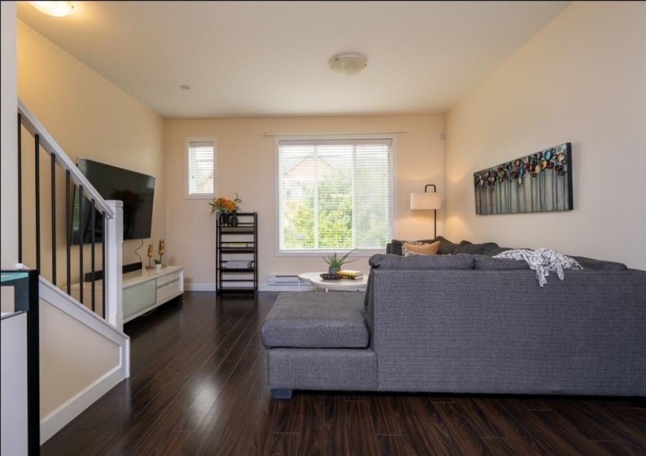 Photo 4 of 5 8713 158 Street, Surrey BC
