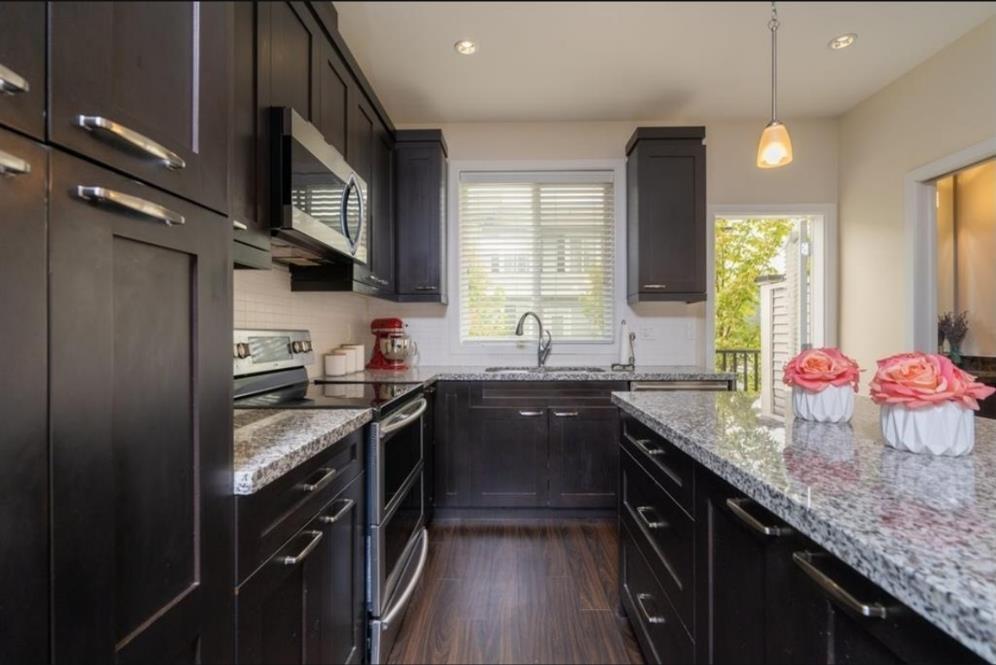 Photo 14 of 5 8713 158 Street, Surrey BC