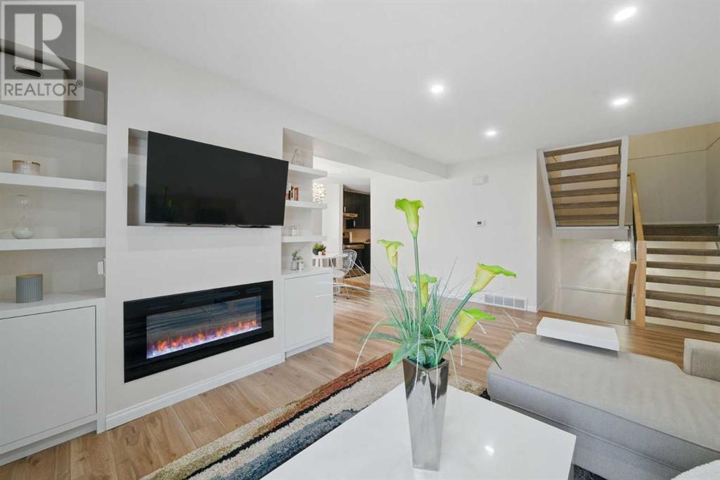 Single Family House for Sale in   Varsity Drive NW Varsity Calgary 