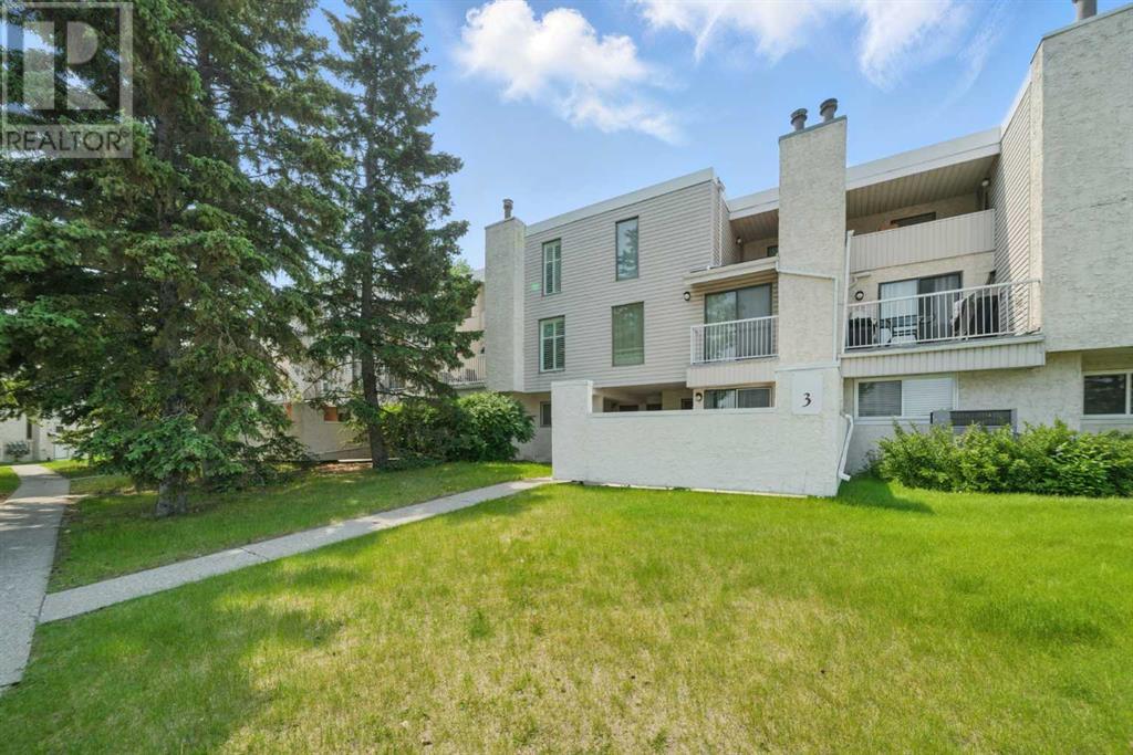 Single Family House for Sale in   Varsity Drive NW Varsity Calgary 