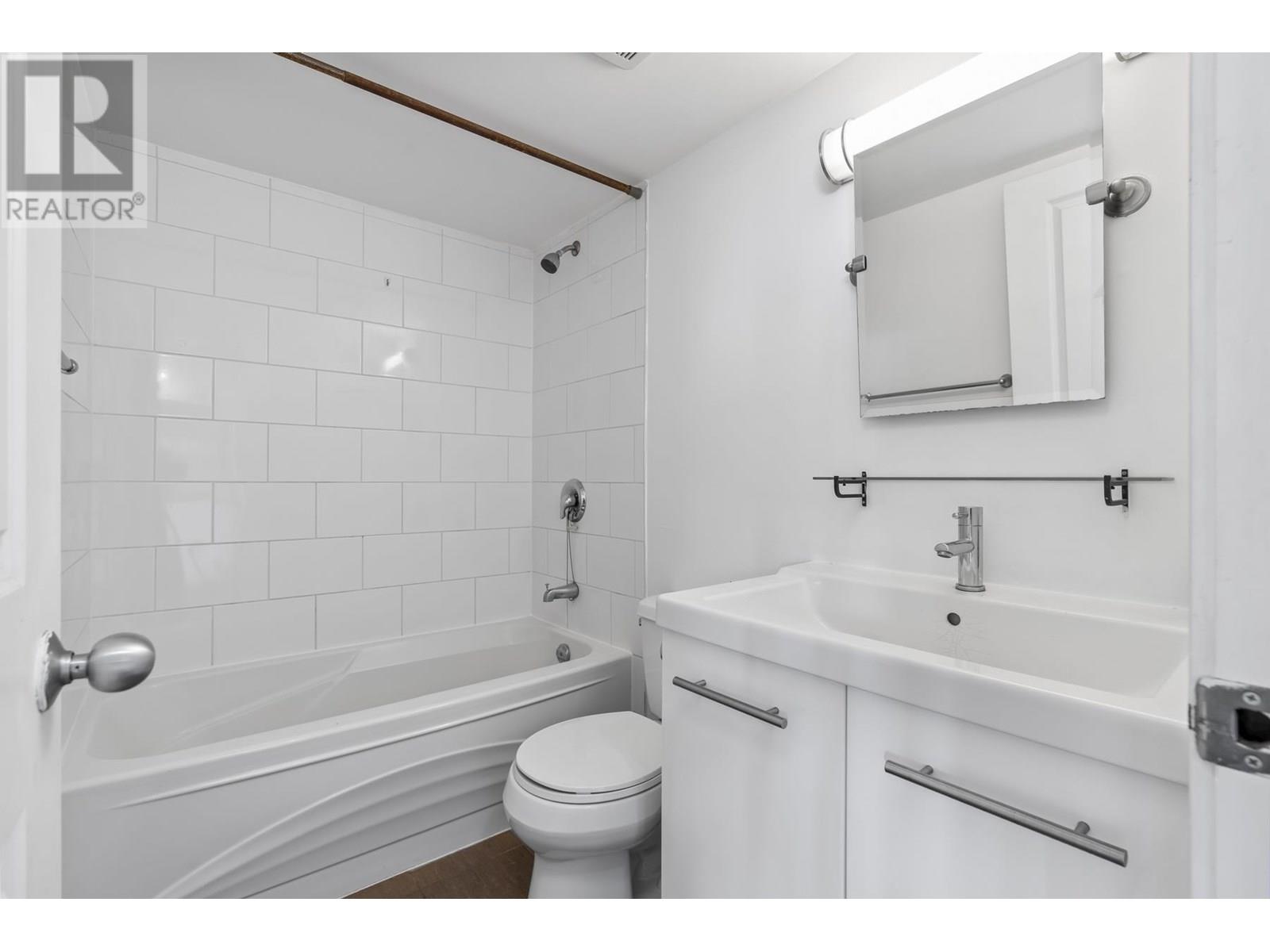 1610 2016 FULLERTON AVENUE, North Vancouver