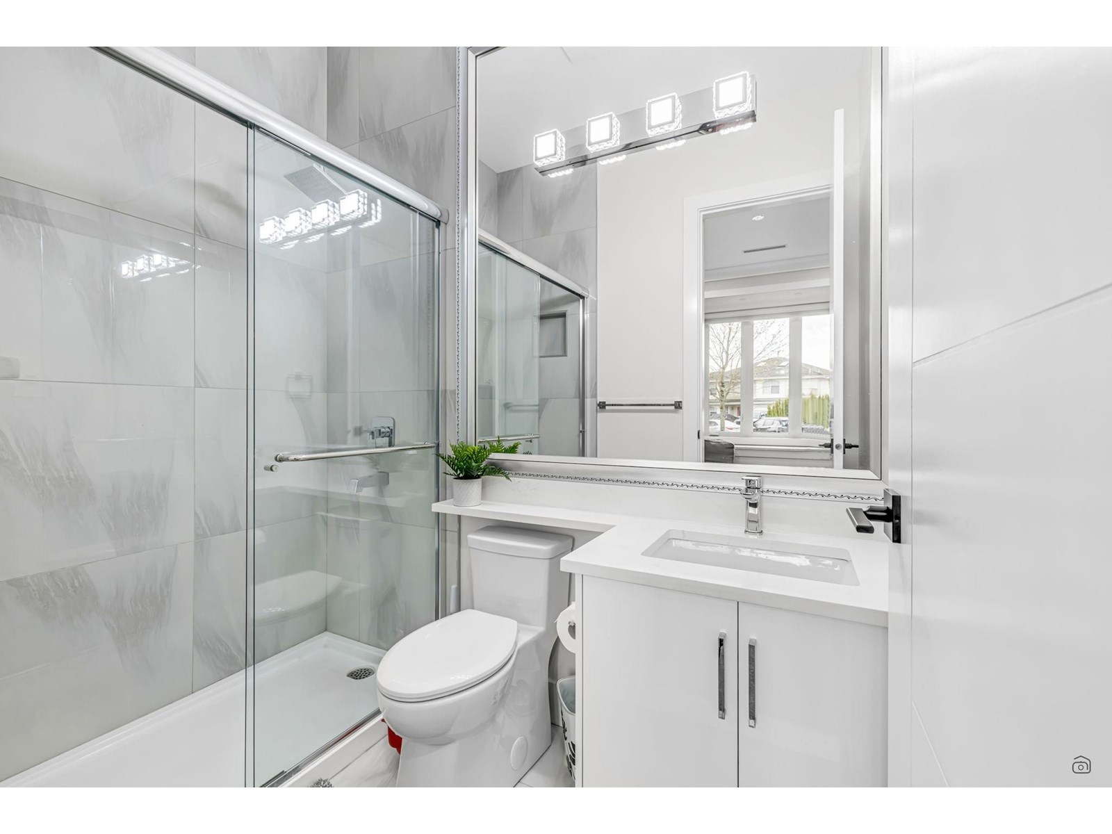 Photo 18 of 12525 75 A Avenue, Surrey BC