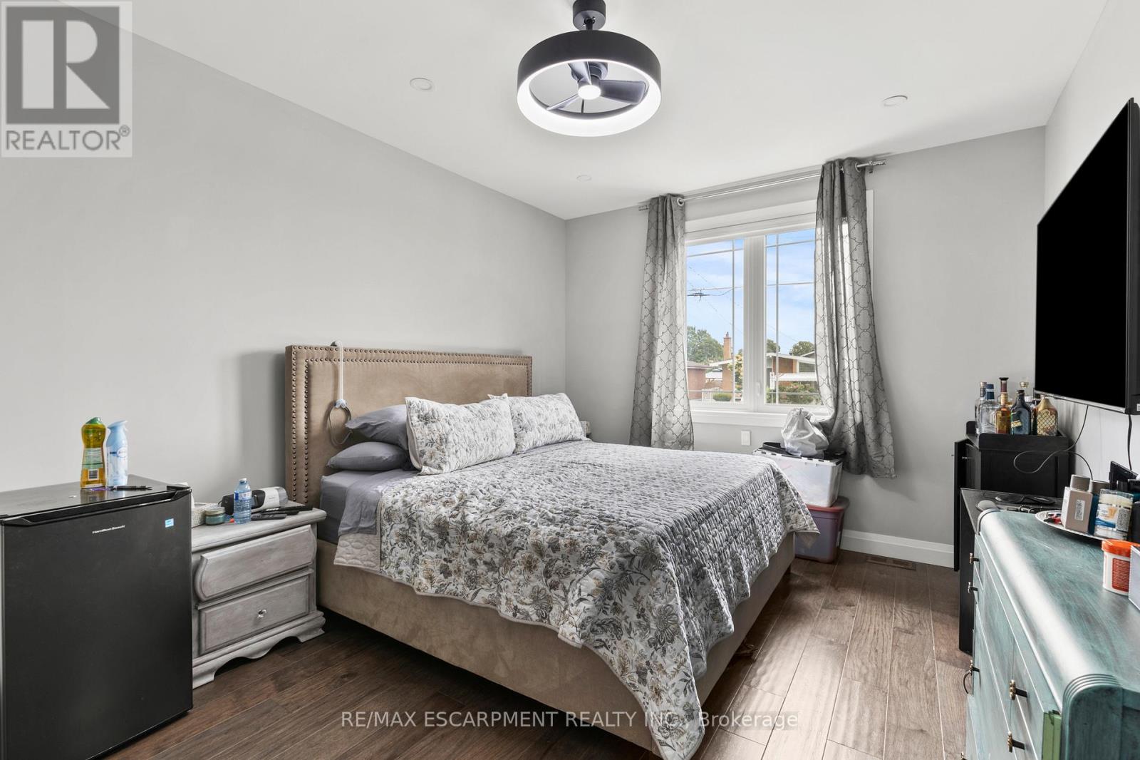 Photo 5 of 87 Owen Place, Hamilton ON