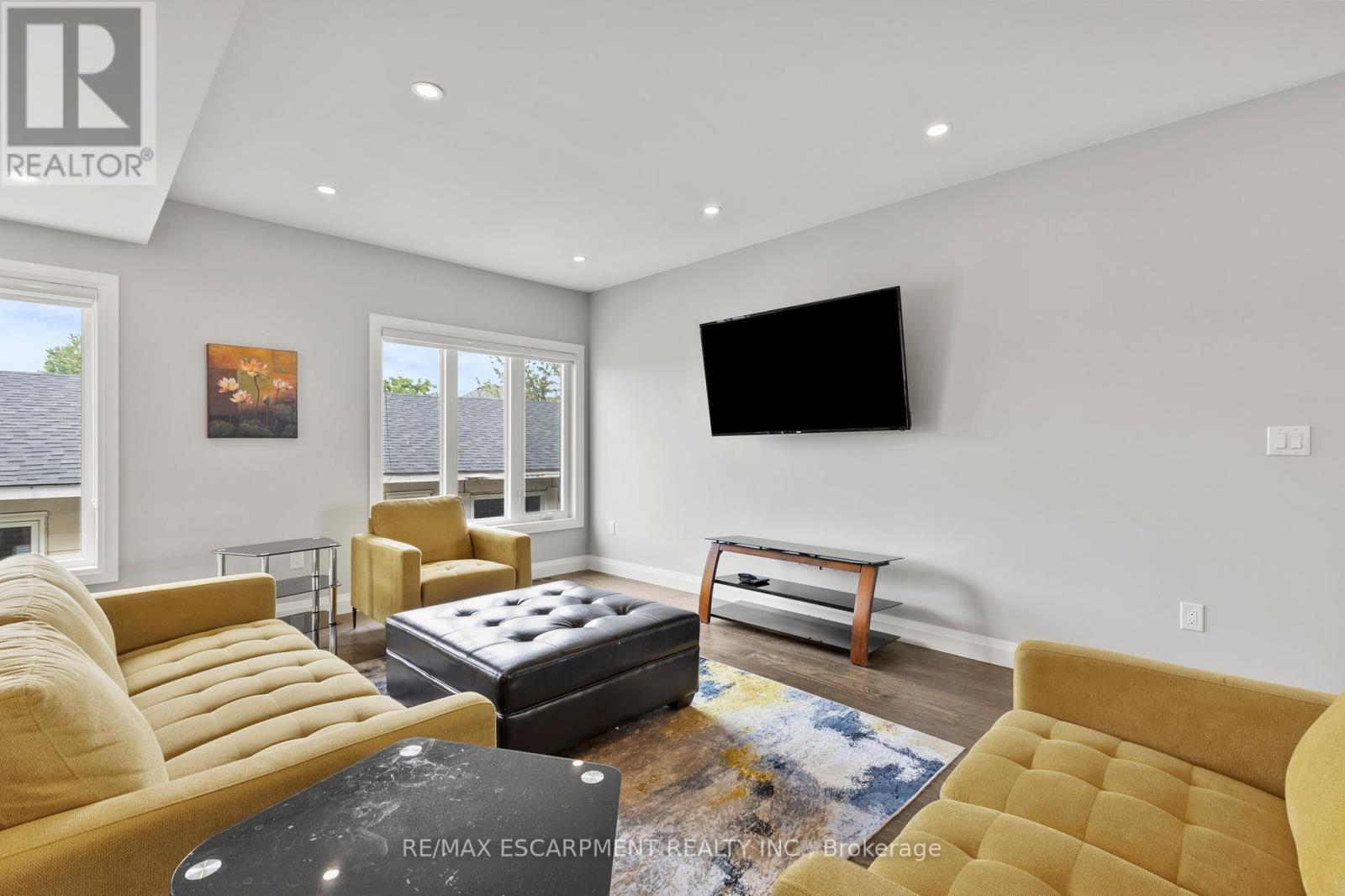 Photo 6 of 87 Owen Place, Hamilton ON