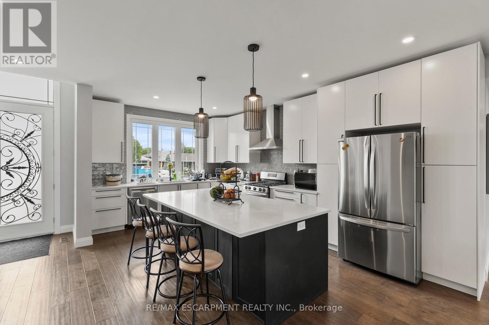 Photo 9 of 87 Owen Place, Hamilton ON