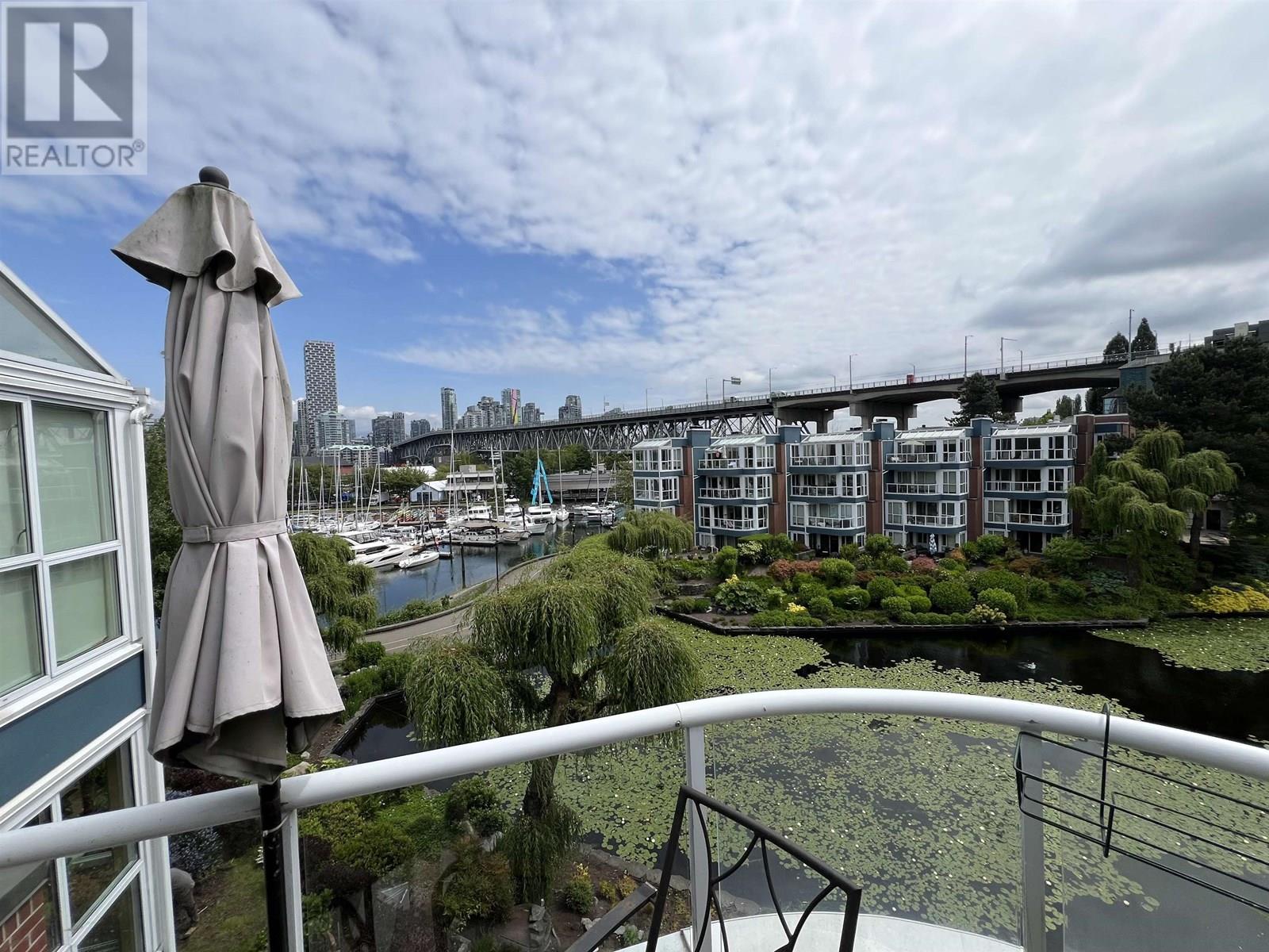 Photo 2 of 404 1551 Mariner Walk, Vancouver BC