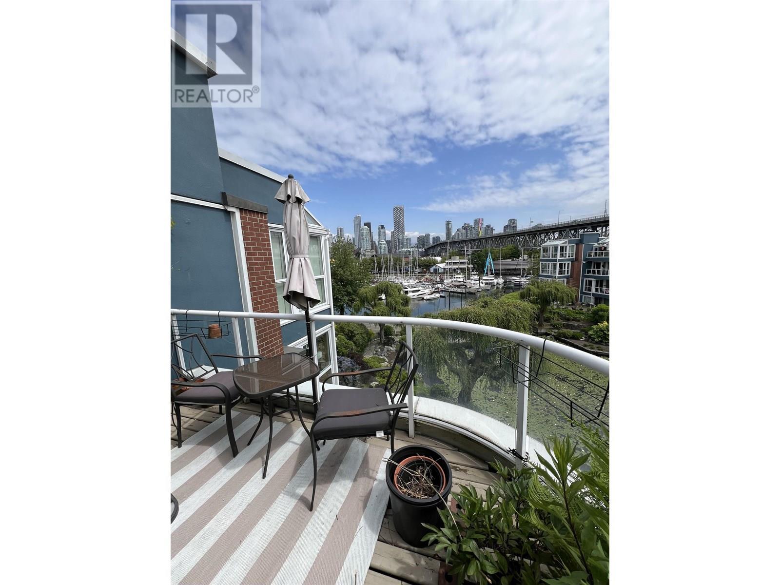 Photo 3 of 404 1551 Mariner Walk, Vancouver BC