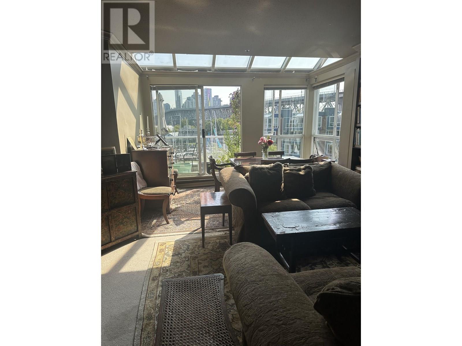Photo 9 of 404 1551 Mariner Walk, Vancouver BC