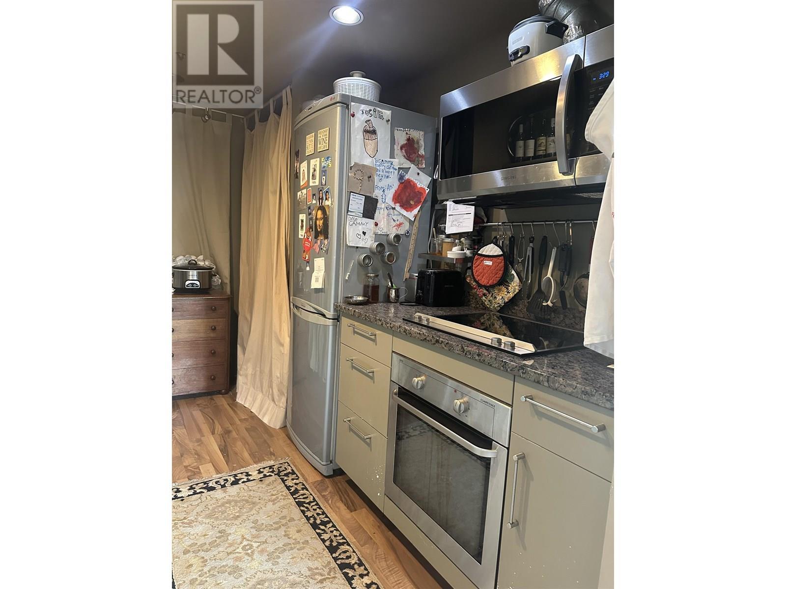 Photo 15 of 404 1551 Mariner Walk, Vancouver BC