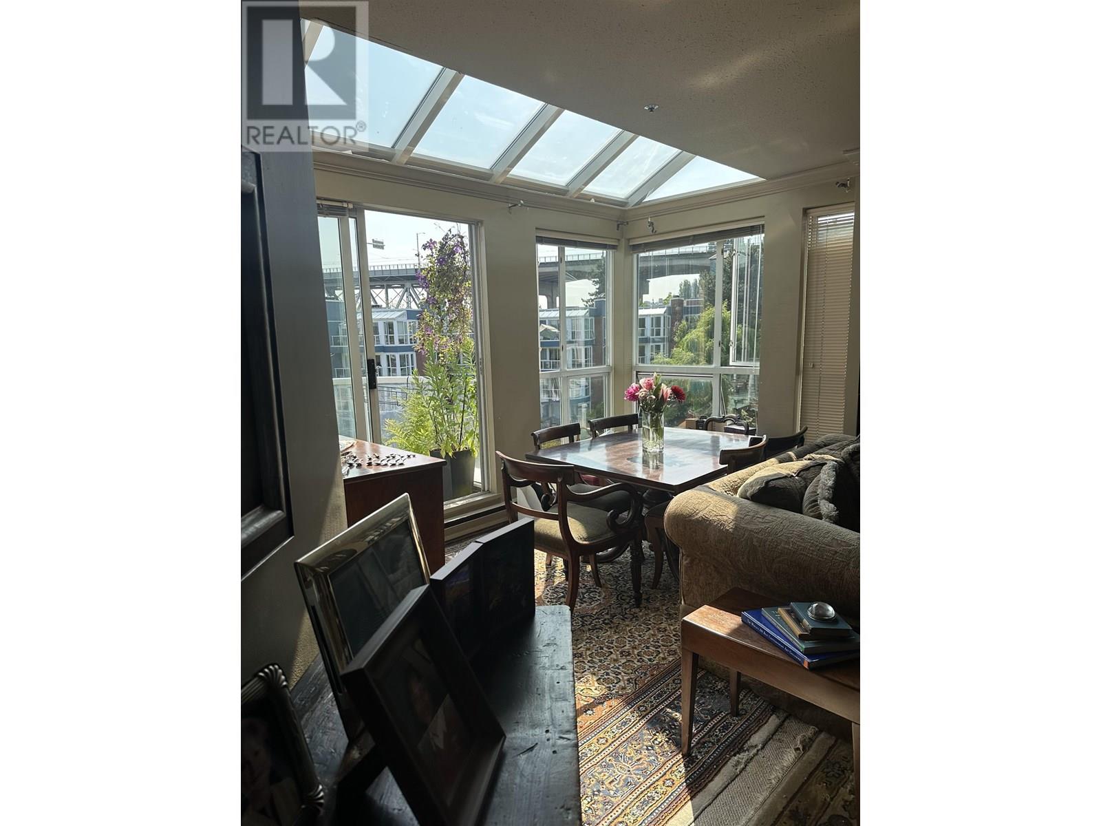 Photo 10 of 404 1551 Mariner Walk, Vancouver BC