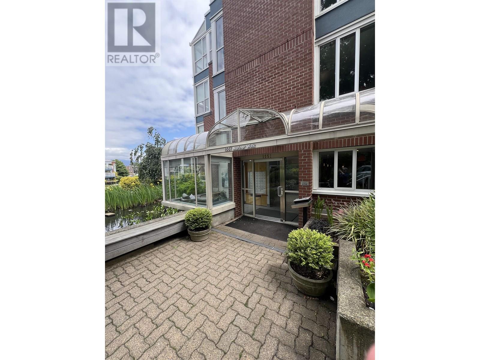 Photo 20 of 404 1551 Mariner Walk, Vancouver BC