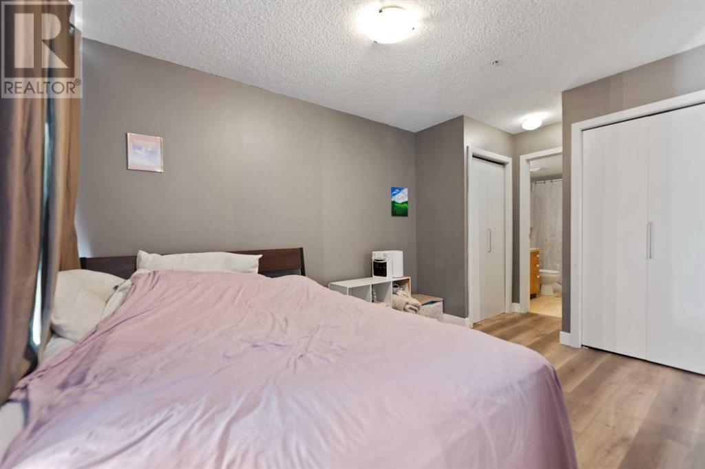 Single Family House for Sale in   Richard Court SW Lincoln Park Calgary 