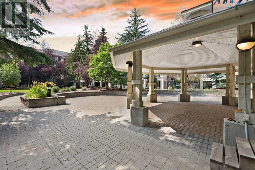 Single Family House for Sale in   Richard Court SW Lincoln Park Calgary 