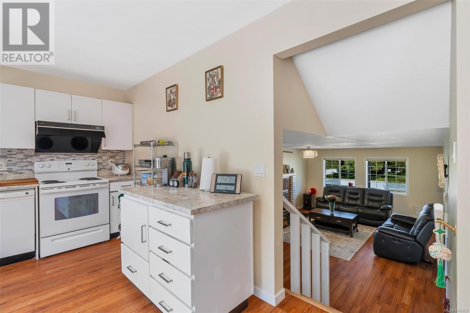  6520 Country Road, Sooke