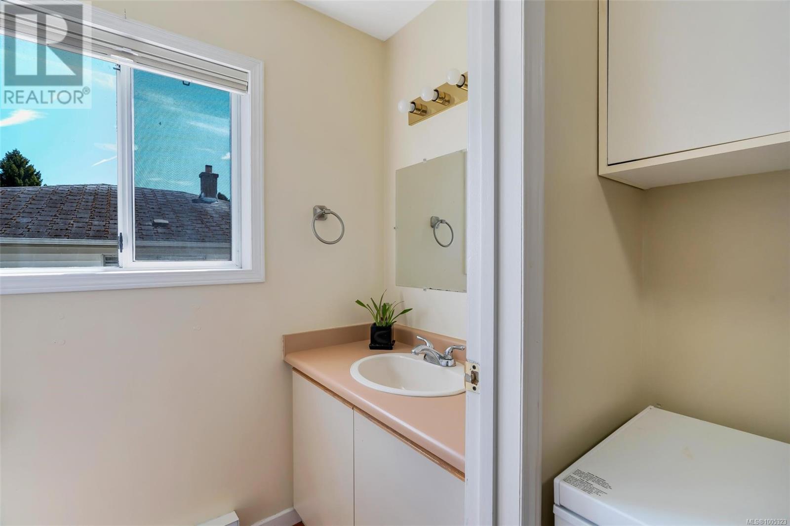  6520 Country Road, Sooke