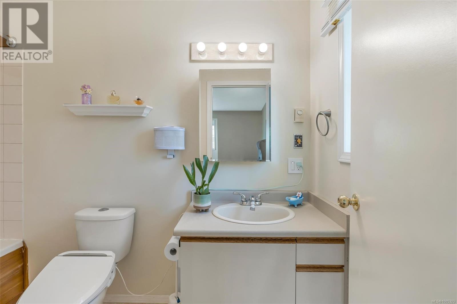  6520 Country Road, Sooke