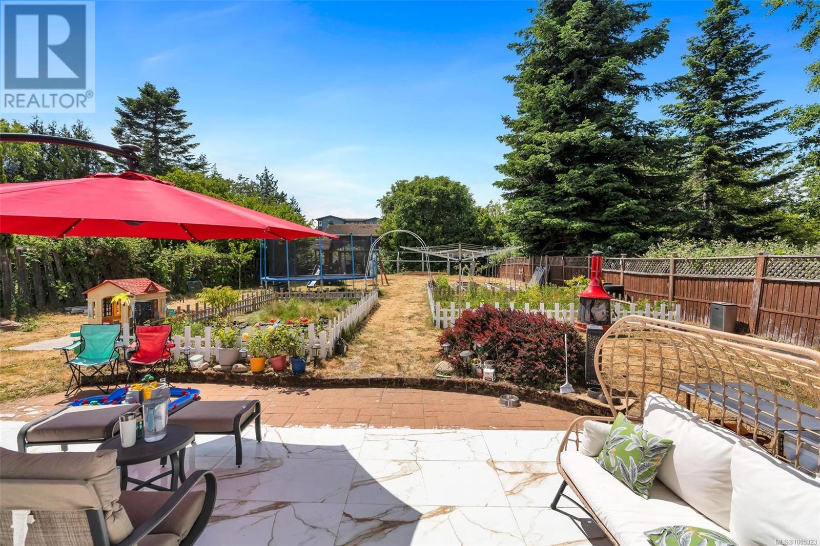  6520 Country Road, Sooke