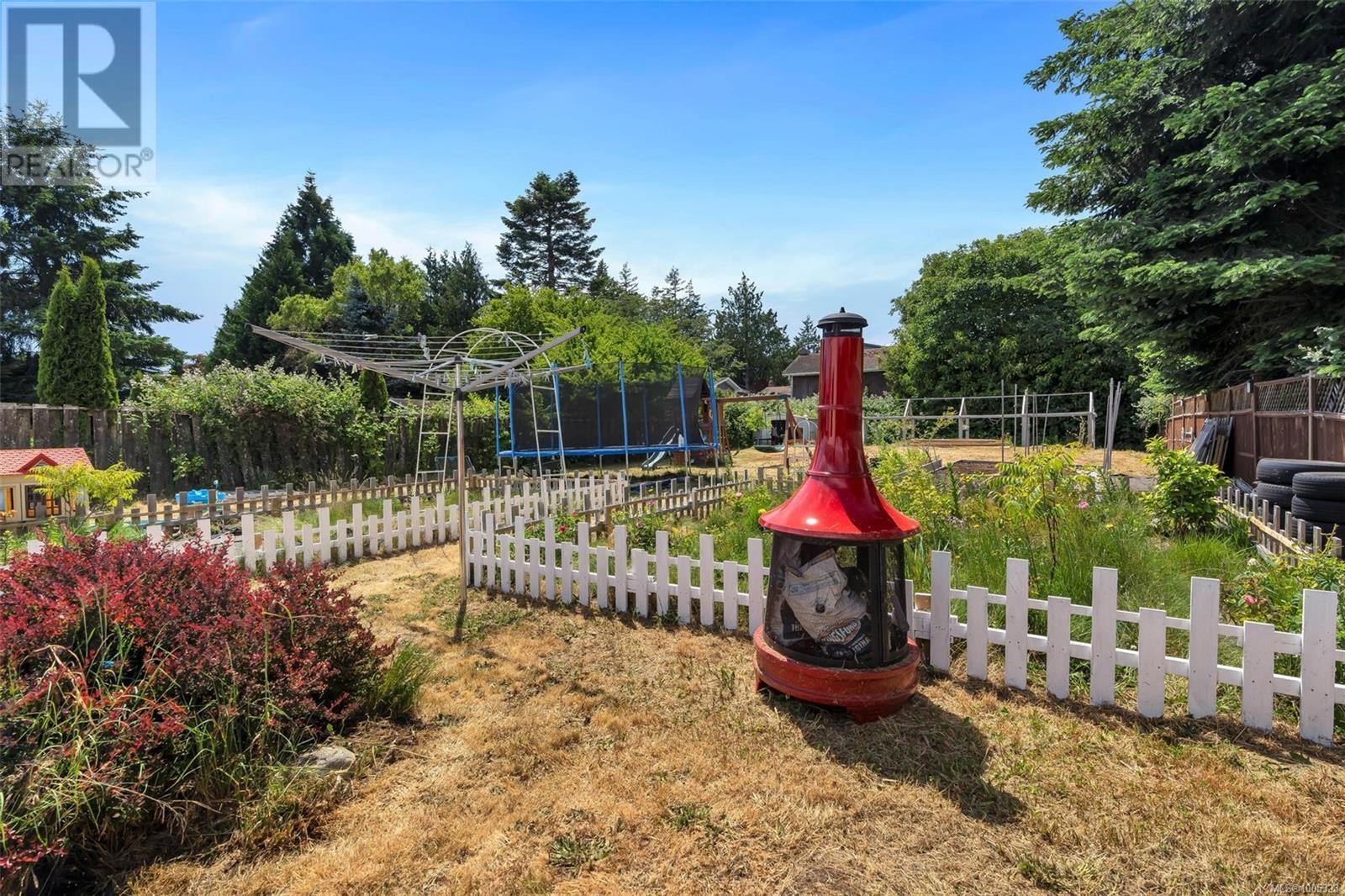  6520 Country Road, Sooke