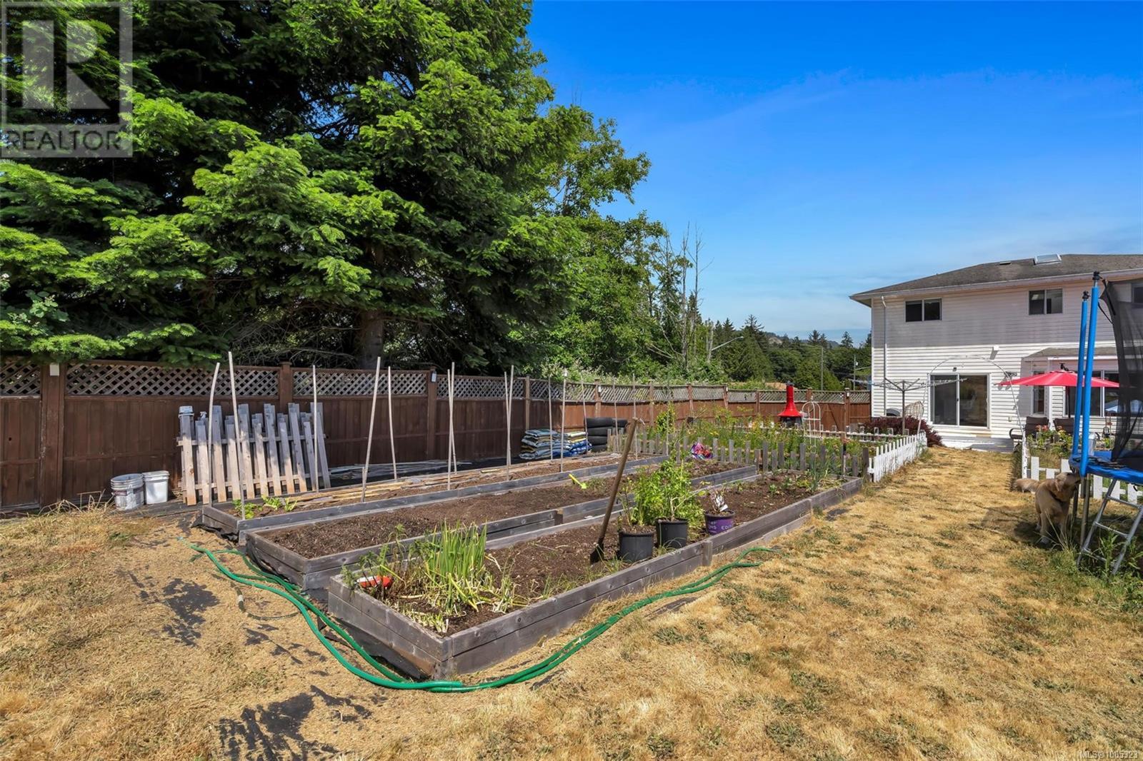  6520 Country Road, Sooke