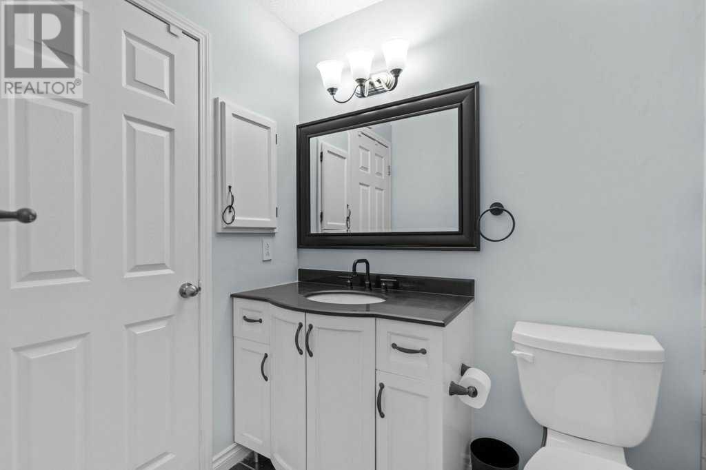 Single Family House 3 Level for Sale in  Shawglen Way SW Shawnessy Calgary 