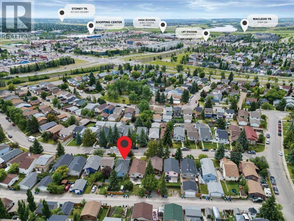 Single Family House 3 Level for Sale in  Shawglen Way SW Shawnessy Calgary 