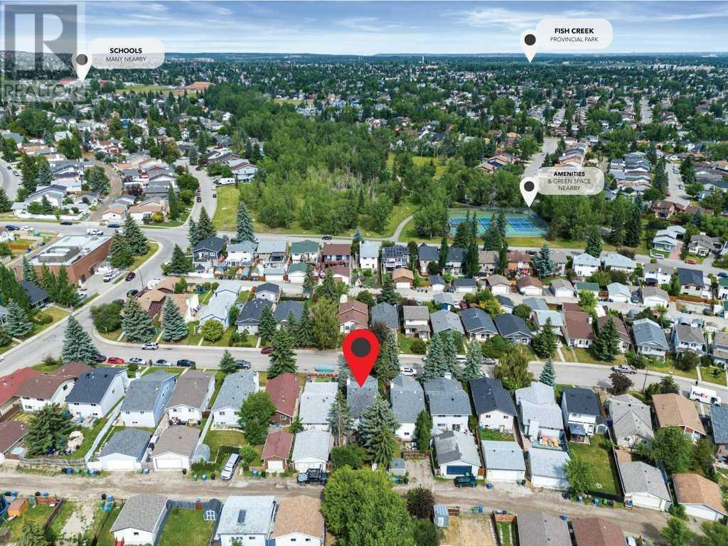 Single Family House 3 Level for Sale in  Shawglen Way SW Shawnessy Calgary 