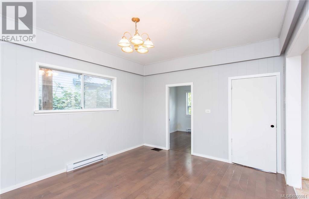 Photo 3 of 674 Farquhar St, Nanaimo BC