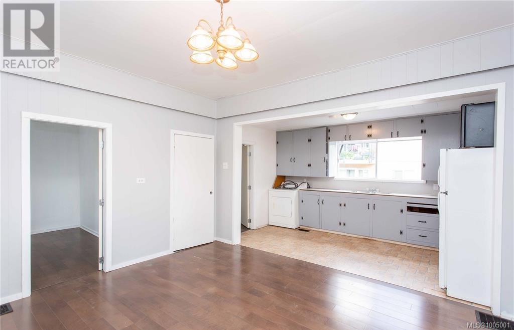 Photo 4 of 674 Farquhar St, Nanaimo BC