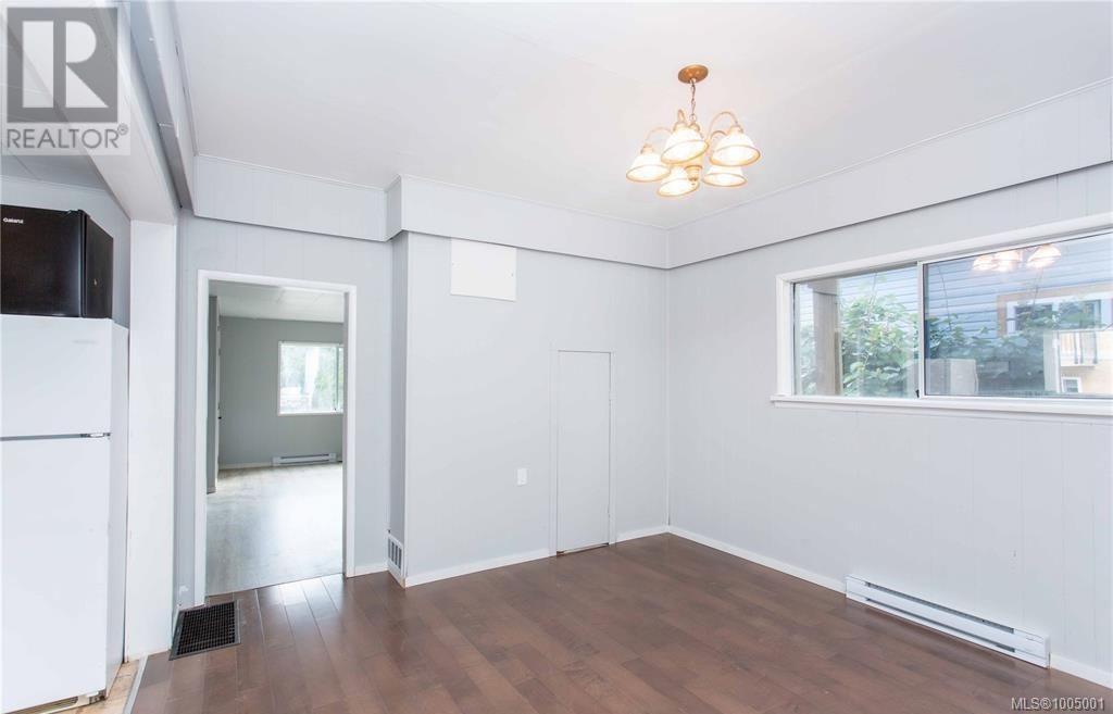 Photo 5 of 674 Farquhar St, Nanaimo BC