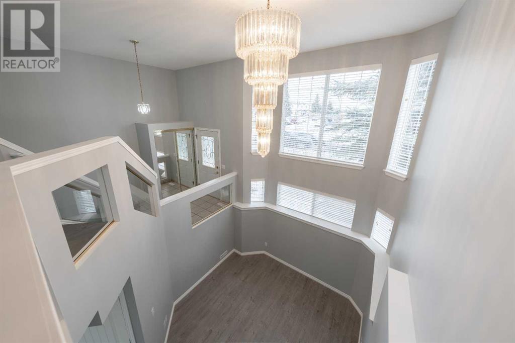 8007 Laguna Way NE, Calgary, Alberta